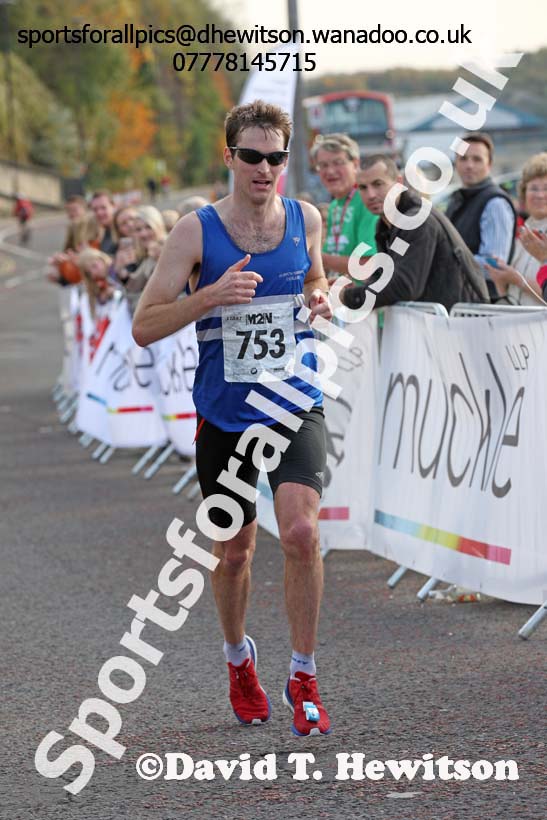 Andrew Lawrence 2nd in the Morpeth to Newcastle Marathon. Photo: David T. Hewitson/Sports for All Pics